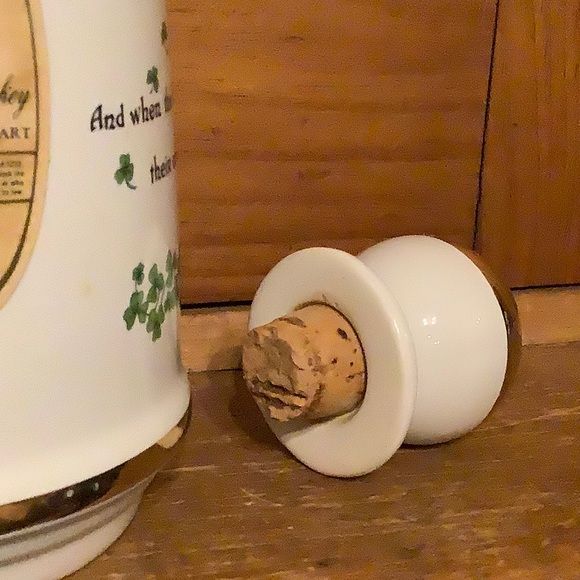 🍀 Old Fitzgerald 1968 Porcelain Collector’s Whiskey Decanter 🍀Empty! - Picture 7 of 9